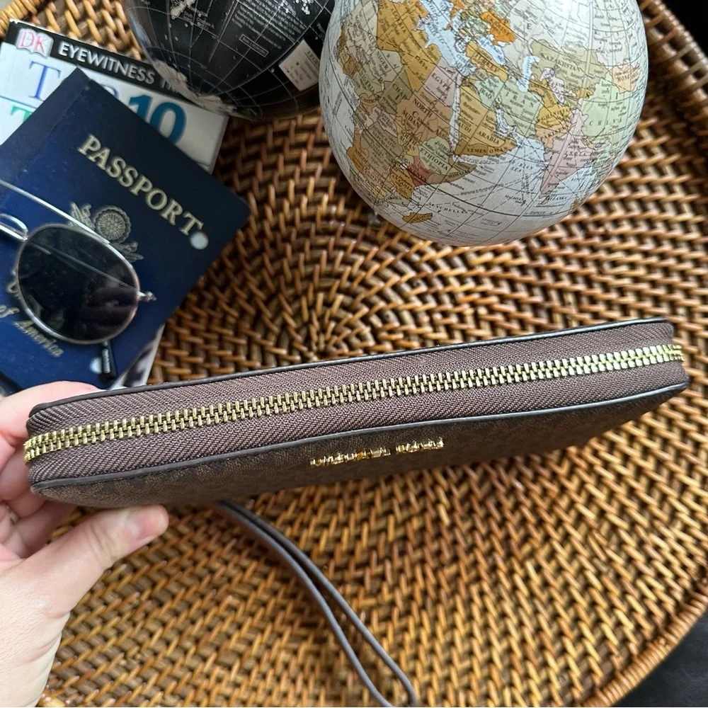Michael Kors Jet Set Travel Large Signature Logo Continental Wristlet Wallet
